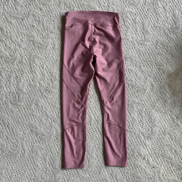 EUC Under Armour Heatgear Leggings - Picture 3 of 3